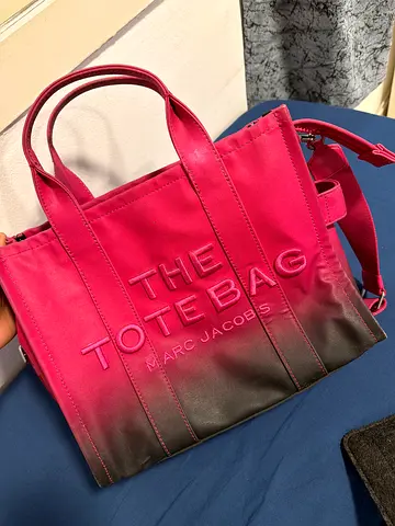 Marc Jacobs The Tote Bag in Pink Gradient