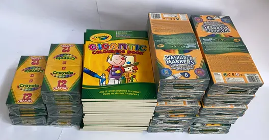 Crayola 20 Gigantic Colouring Book 60 Markers Set and 60 crayons