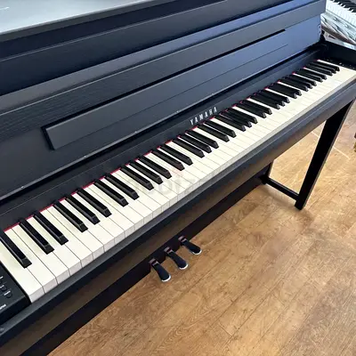 Yamaha Clavinova CLP 685B