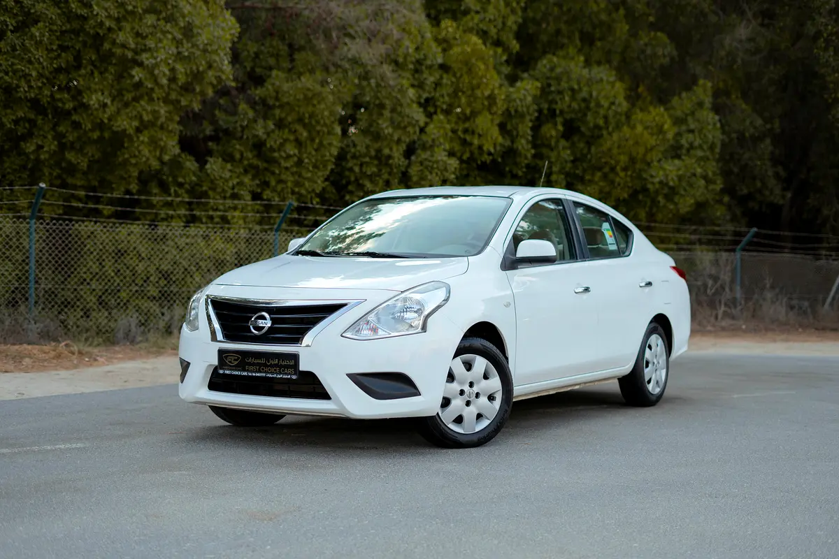 Nissan Sunny 2022 — photo 1 of 17
