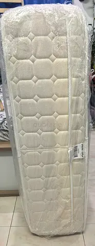 Mattres  bed good condition only 600aed