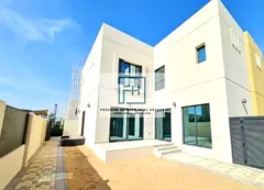 3 bedroom corner townhouse available for rent.