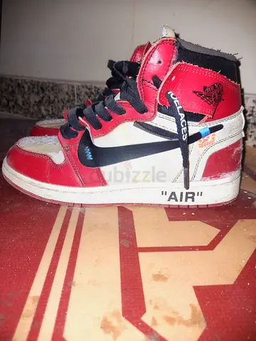 OFFWHITE JORDAN 4 CHICAGOS