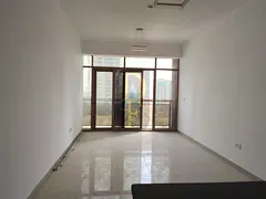 VACANT 1B/R WITH BALCONY WITH RESERVED PARKING WITH POOL GYM
