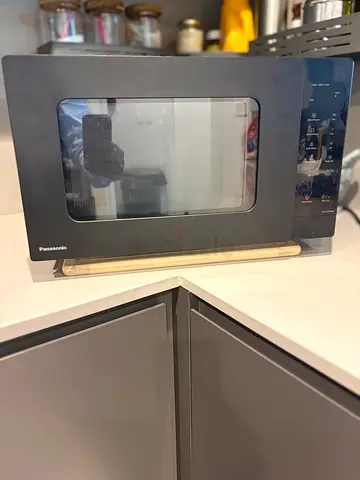 Panasonic Microwave Oven - Efficient Cooking at Home as new for urgent sale