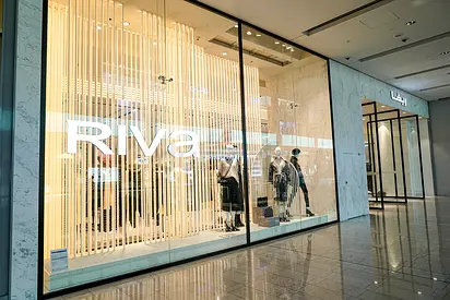 Complete Clothing Shop Interior Setup – Design, Execution  Finishing (Turnkey Project)