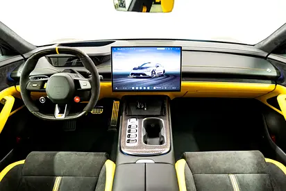 صورة 15 لـ 2025 Xiaomi SU7