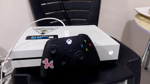 إكس بوكس ون إس Xbox One S موديل 2017 مستعمل نظيف + يد Series X