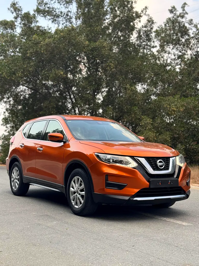 Nissan X-Trail 2019 — photo 1 of 20