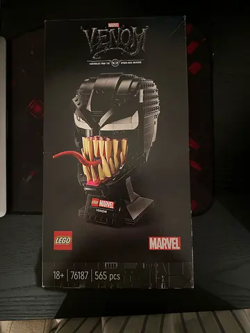 Never opened LEGO Marvel Venom Set (7687) - 565 Pieces