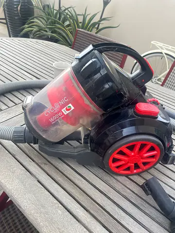 Black and decker vacuum cleaner