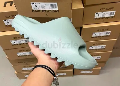 Adidas yeezy slide salt size 42 brandnew
