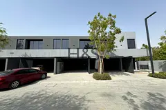Stylish Mid Townhouse | 4 Bedrooms | Perfect Blend of Comfort &amp; Value