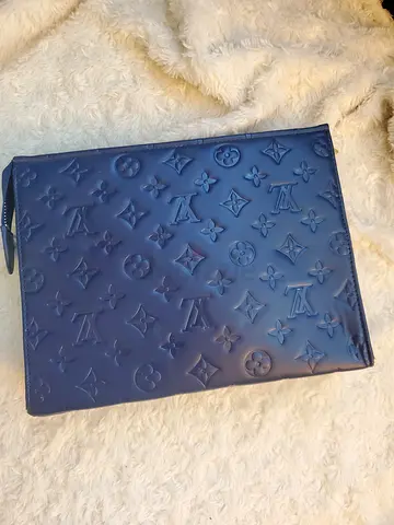 Blue Louis Vuitton men holder