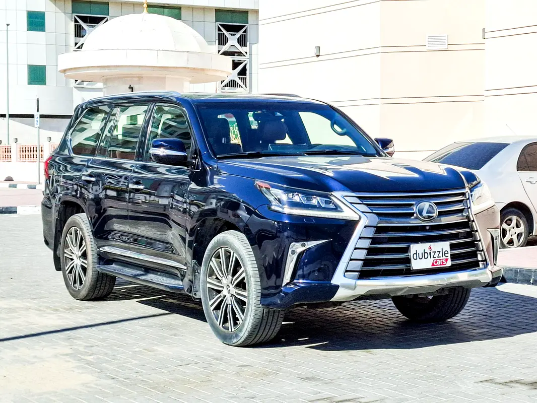 Lexus LX-Series 2020 — photo 1 of 19