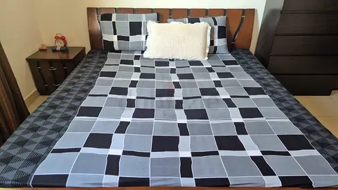 Soild plywood box bed very good condition With medical mattress