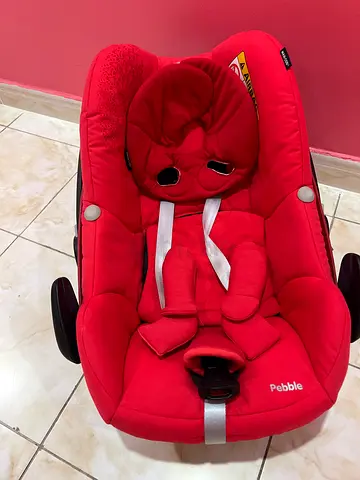 Maxi Cosi Comfortable Red Baby Car Seat for Safe Travel