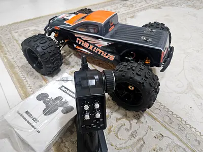 DHK maximus 1/8 buggy new 4s