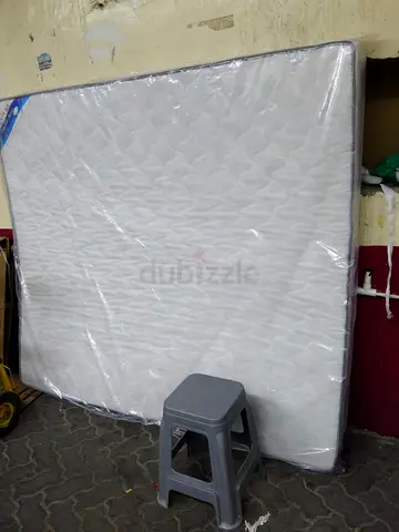 King size 180x200cm mattress.  Same day delivery available