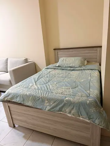 Cozy Bed Set with Elegant Bedding