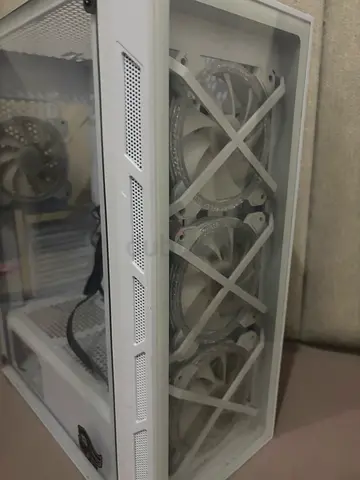 Glorious High-Quality Computer Tower Case with Excellent Cooling