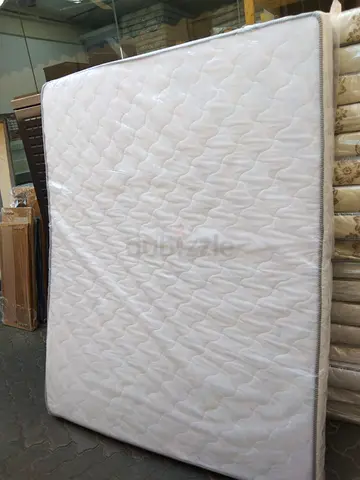 King size 180x200cm mattress.  Same day delivery available