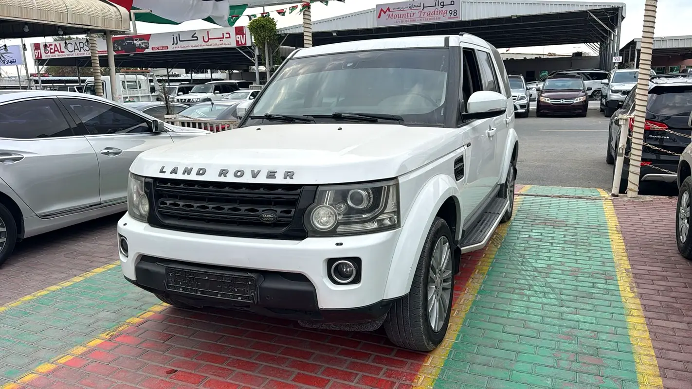 Land Rover LR4 2015 — photo 1 of 12