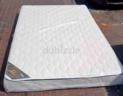 160x200cm queen size mattress.  All times delivery available
