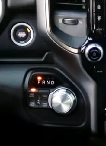 2021 RAM 1500 photo 4