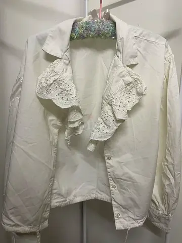 Ladies white shirt