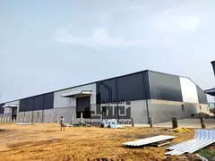 Large warehouse for sale with labor accommodation, strategically located and ready for immediate ope