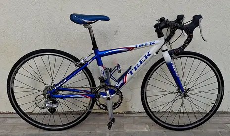 Junior TREK Racing Bike Tiagra group set 8 on 2 speed Tyres Size 600 Carbon forks Aluminium body