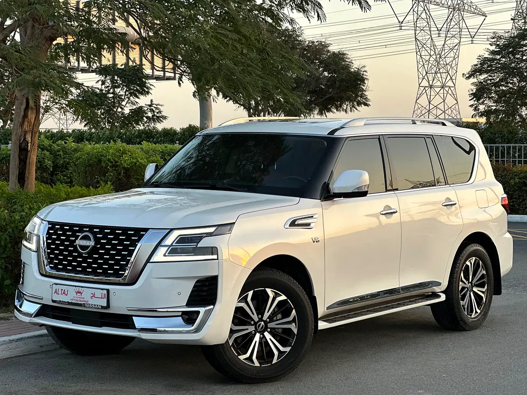 Nissan Patrol 2022 — photo 1 of 13