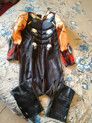 Kids superhero costume Good Quality Perfect Condition for around 5-8 year old can be used