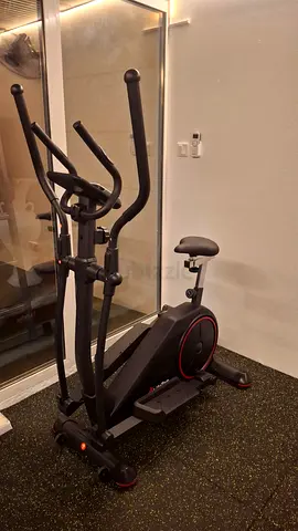 Elliptical Cross Trainer With Seat