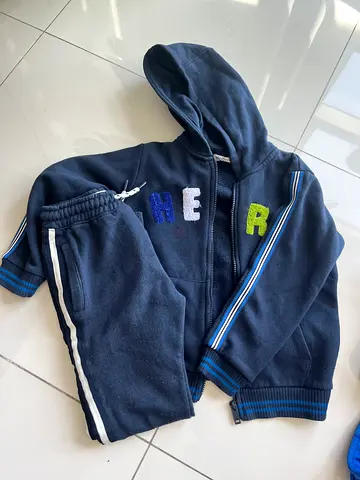 Hoodie and pants set size 7/8