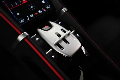 2025 Ferrari ROMA — миниатюра 11