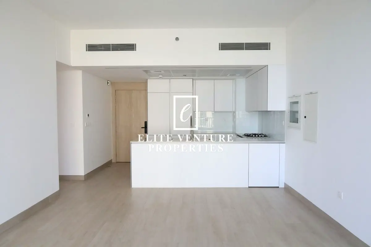 SPACIOUS | HUGE LAYOUT | PARK VIEW