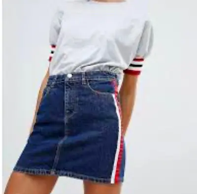 Stradivarius denim mini skirt with contrasting red and white side stripes. Brand: Stradivarius Type: