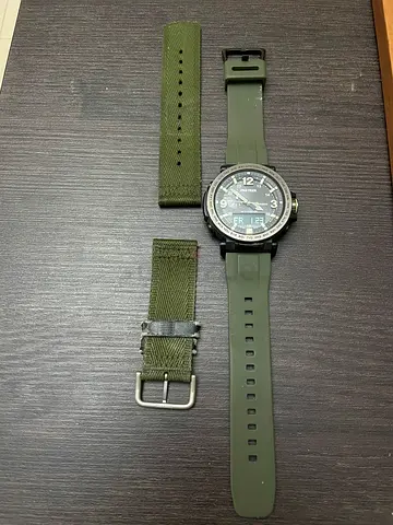 Casio tough solar PRG-600-YB Mens Outdoor Watch with Extra Straps