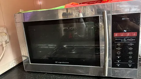 Functional Frigidaire Microwave in Great Condition