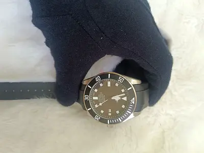 Men watch tudor
