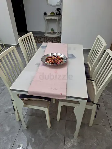 Stylish 4-Seater Dining Table with Chairs