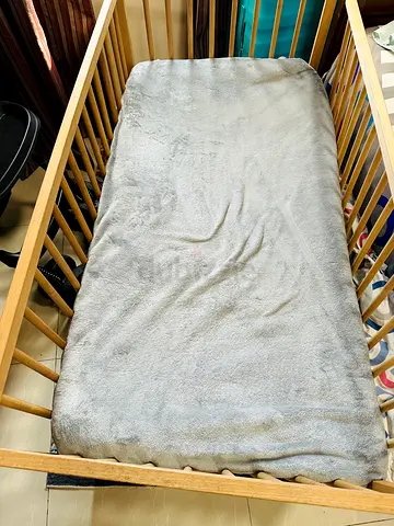 Baby crib with free chair