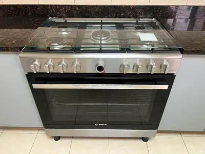 Bosch gas cocker 5 burner size 90-60cm