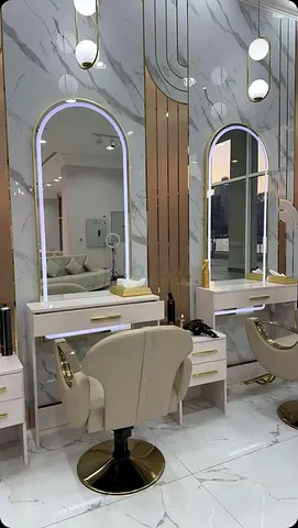 Elegant Vanity Set with Stylish Mirror