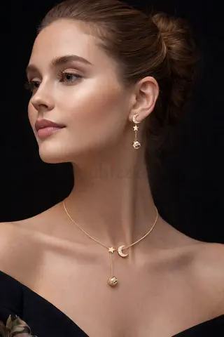 Total weight: approx. 10.5g 18K gold Diamond weight: 0.35 ct Handcrafted luxury box included Price: