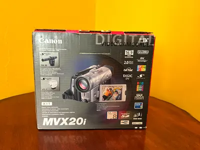 Canon MVX20i MiniDV Digital Camcorder – Complete Boxed Set