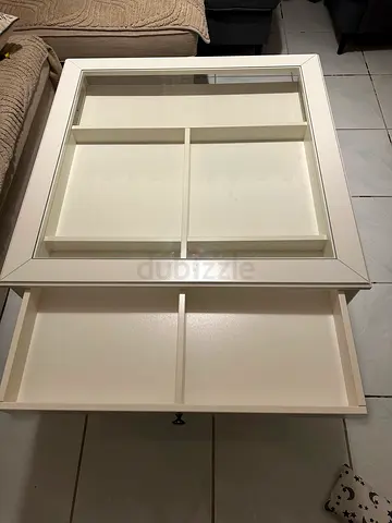 Elegant White Display Cabinet for Modern Interiors