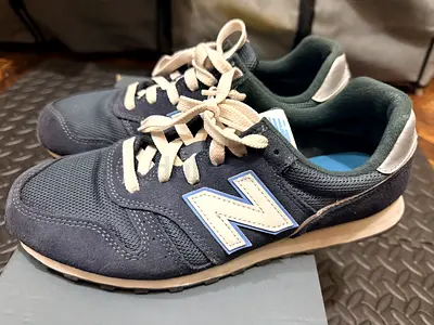 New Balance 373